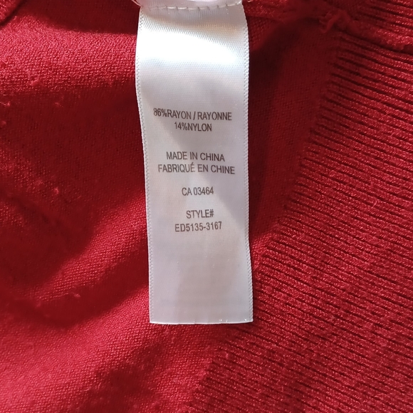 Red sweater with faux leather detail - Picture 4 of 5